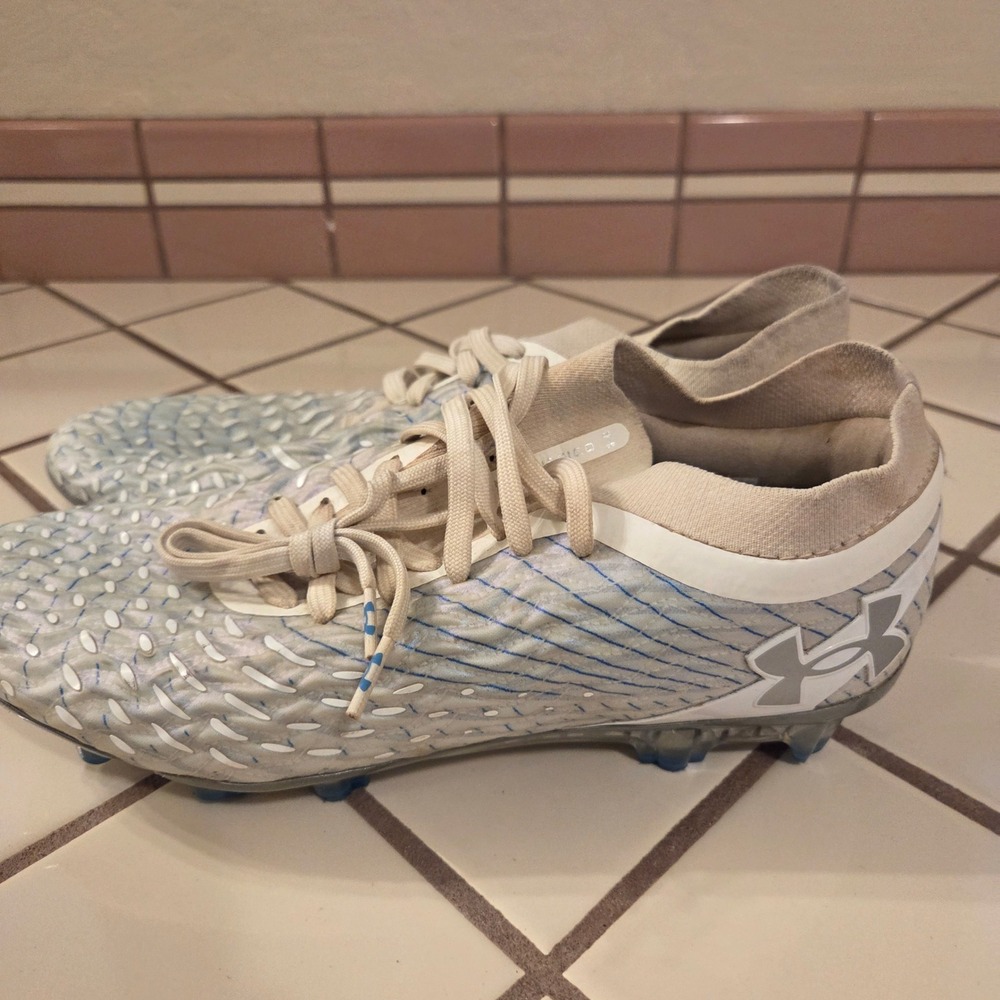 Under Armour Magnetico Select Soccer Cleats White Blue 3000546-100 Mens 9.5